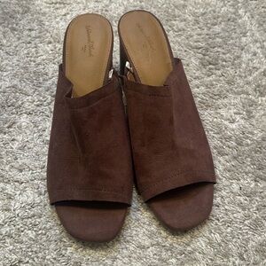 Women’s Size 10 Brown Open Toe Mules • Target “Universal Thread” brand